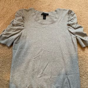 Short sleeve sweater with ruffled detail